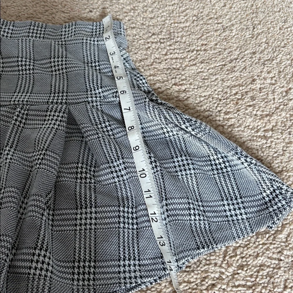Elegant Plaid Skater Skirt - Picture 4 of 4